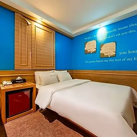 Jongno Hello Inn