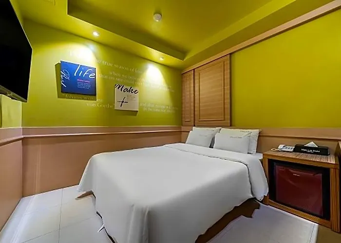 Jongno Hello Hotel